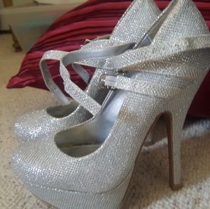 Prom/ pageant 6" heels only wore once like new